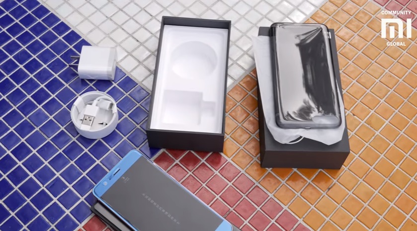 Xiaomi Mi Note 3 Inside the Box
